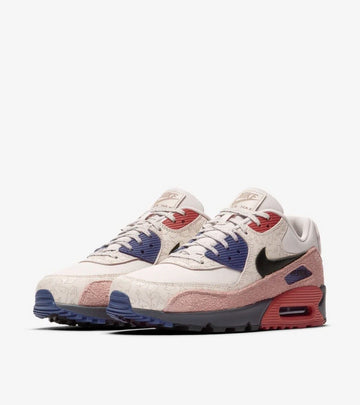 Nike Air Max 90 SE
	•	Technology: Visible Air Max
