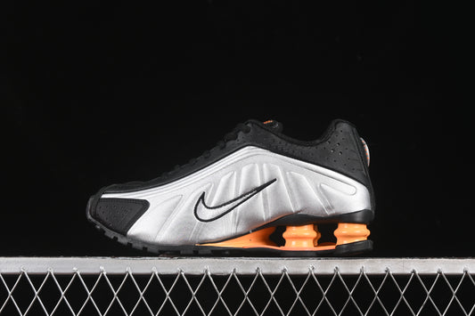 Nike Shox R4 – Black / Metallic Silver / Orange: Der futuristische Klassiker mit neuem Glanz