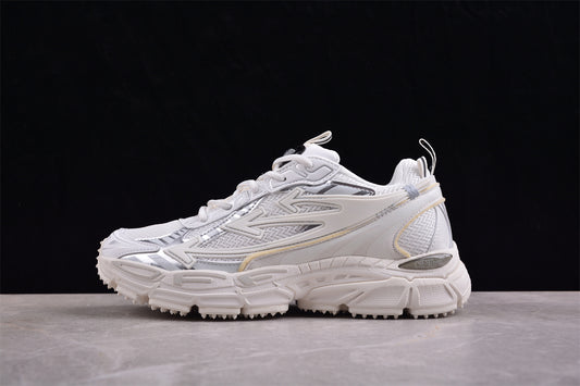 Off-White™ x Nike Zoom Vomero 5 “White/Silver” – Eine 5-Sterne-Liebeserklärung an futuristisches Design und urbane Funktionalität